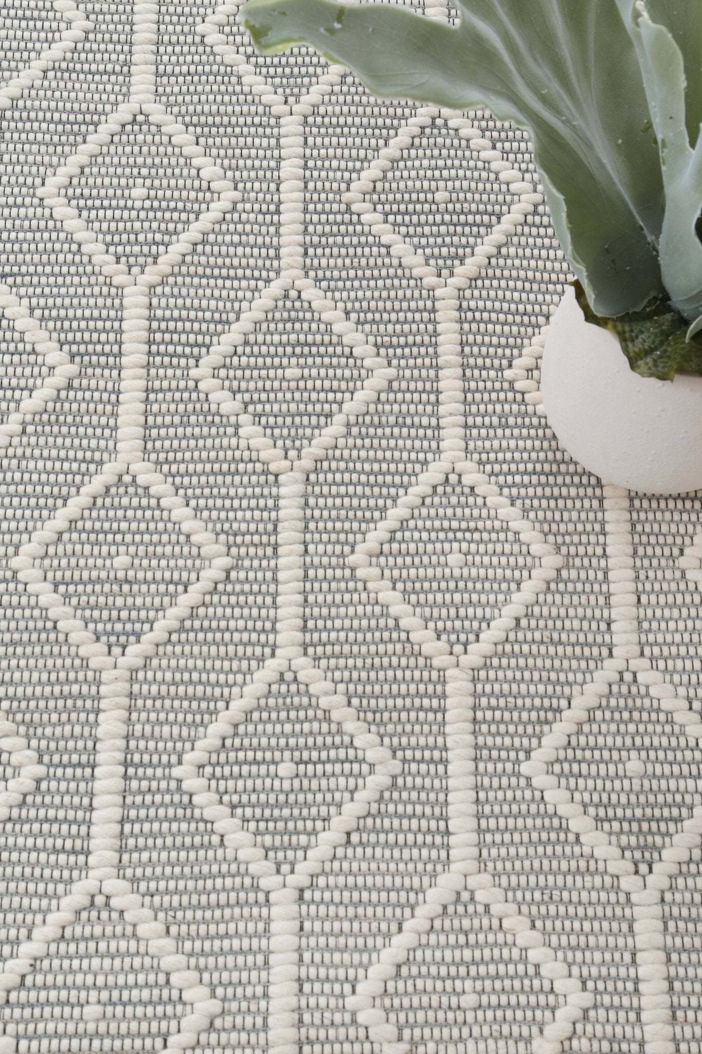 Pani Lattice Light Grey Wool Rug - Rug - Rugs a Million